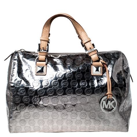 michael kors tasche silber metallic klein|Michael Kors satchels.